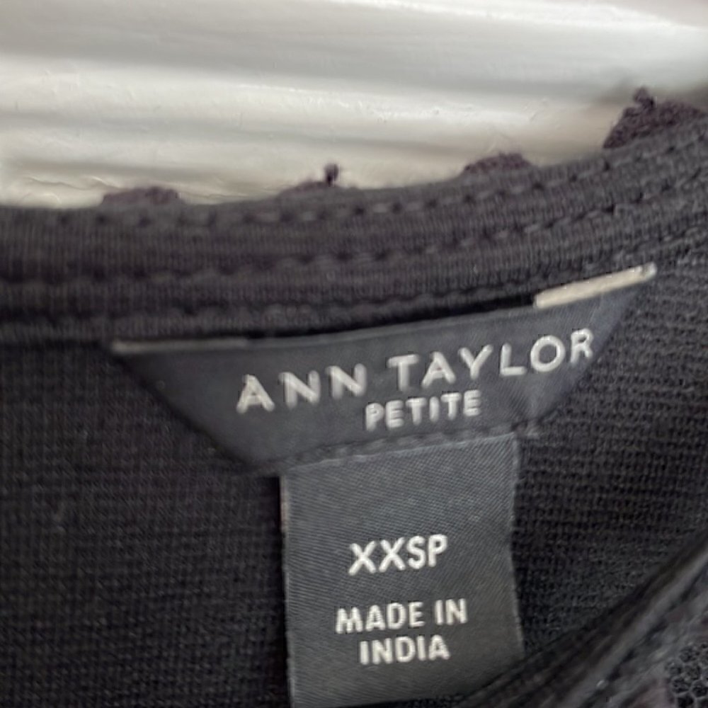 𝅺🖤 Ann Taylor Black long puff sleeve embroidered lace blouse - XXSP/00P - Picture 5 of 7